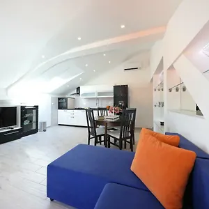 Three Wells Apartment